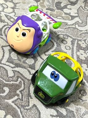4/$20 Go Grippers KidsII Inc. OBall Buzz Lightyear & John Deere Tractor